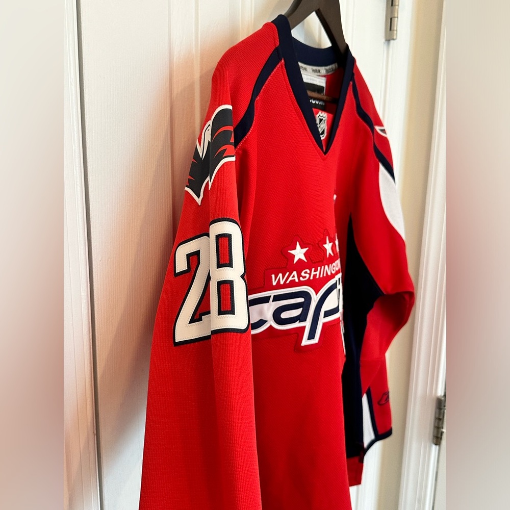 Reebok NHL Washington Capitals Red Jersey #28 Authentic Jersey Men’s Sz: Small - Picture 3 of 11